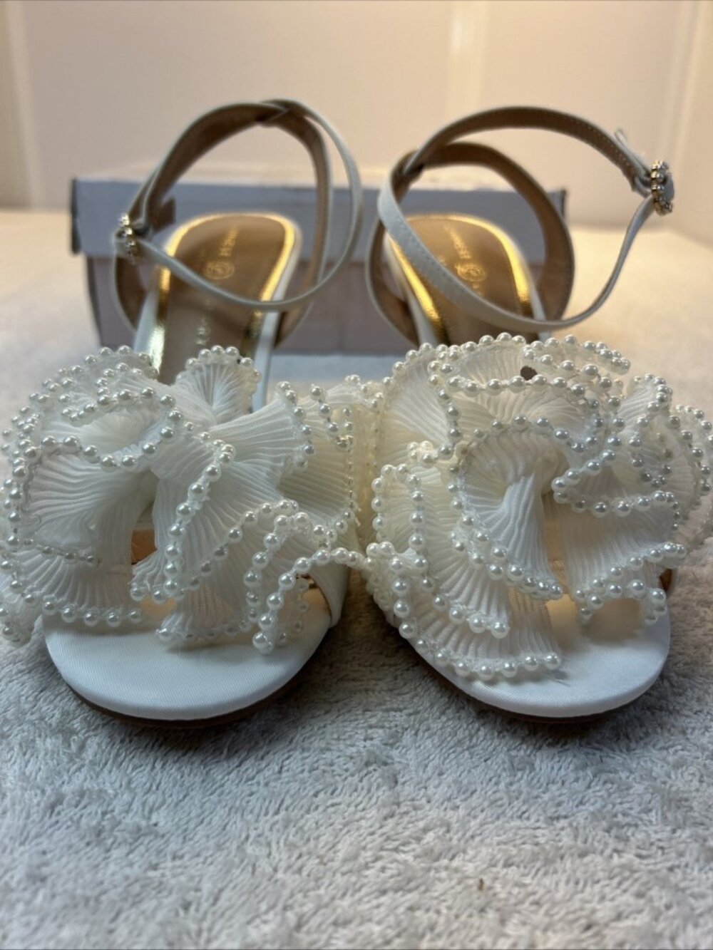 Chinese Laundry Jovie SZ 9.5 White Heels Wedding Ruffle PeepToe Ankle Strap New - Picture 7 of 9